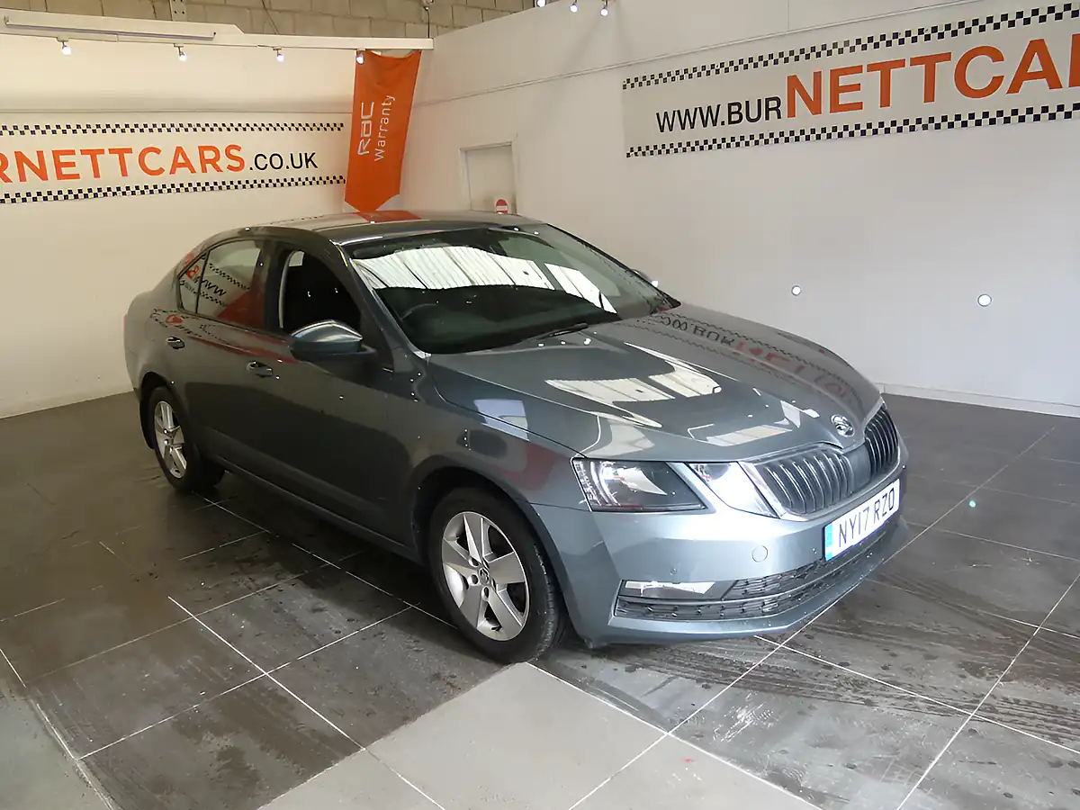 Used 2017 Skoda Octavia Se Grey - Interior and Exterior details 3