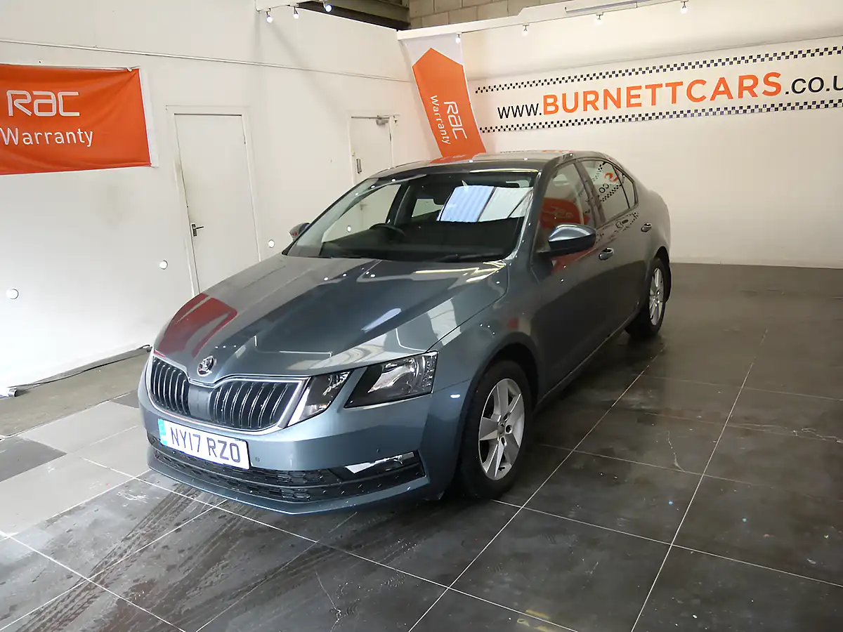 Used 2017 Skoda Octavia Se Grey - Interior and Exterior details 5