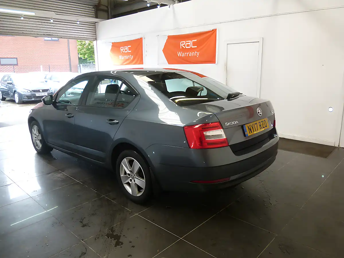 Used 2017 Skoda Octavia Se Grey - Interior and Exterior details 6