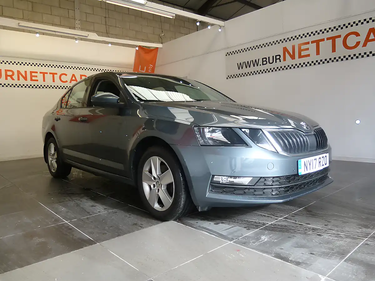Used 2017 Skoda Octavia Se Grey - Interior and Exterior details 9