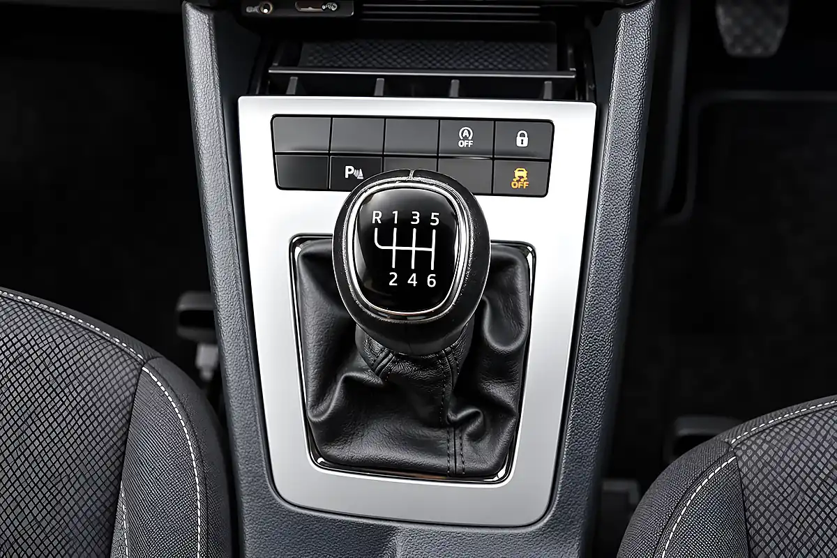 Used 2017 Skoda Octavia Se Grey - Interior and Exterior details 10