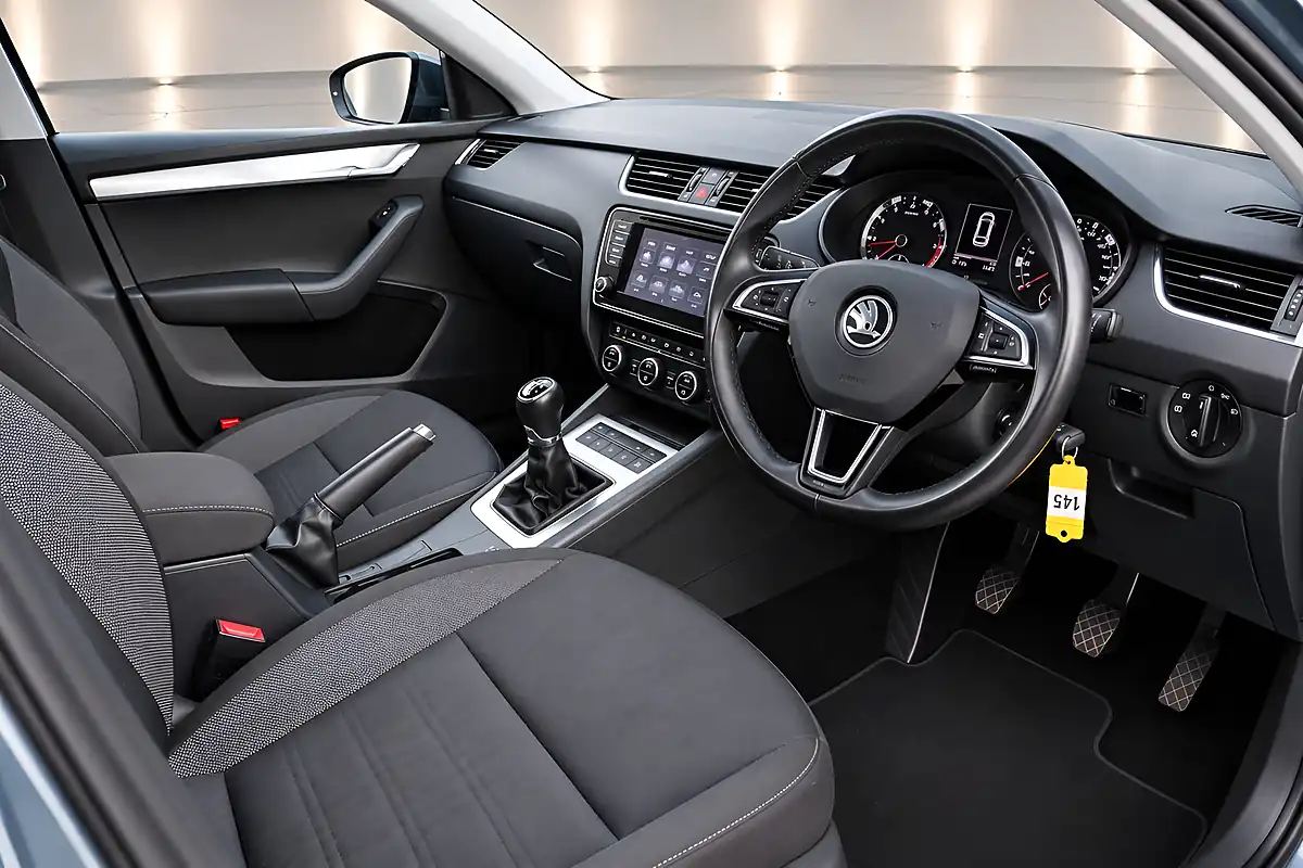 Used 2017 Skoda Octavia Se Grey - Interior and Exterior details 18