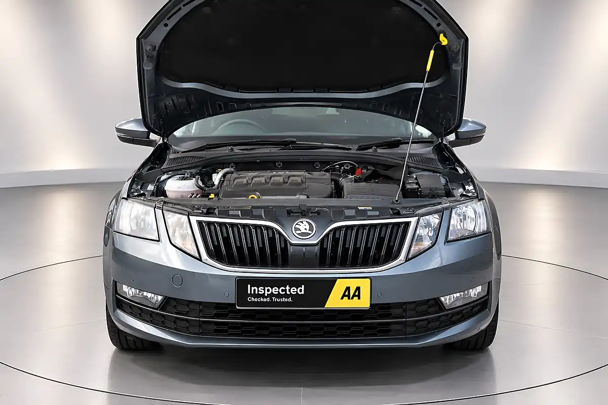 Used 2017 Skoda Octavia Se Grey - Interior and Exterior details 3