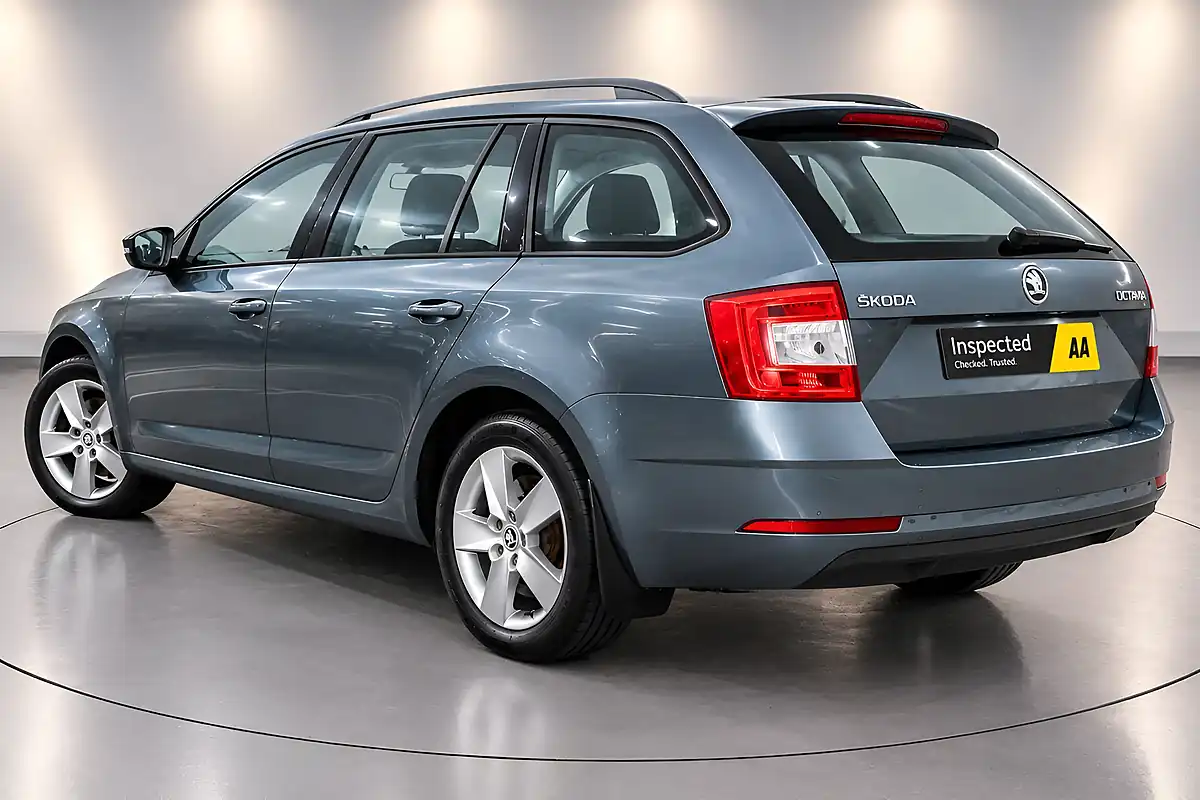 Used 2017 Skoda Octavia Se Grey - Interior and Exterior details 6