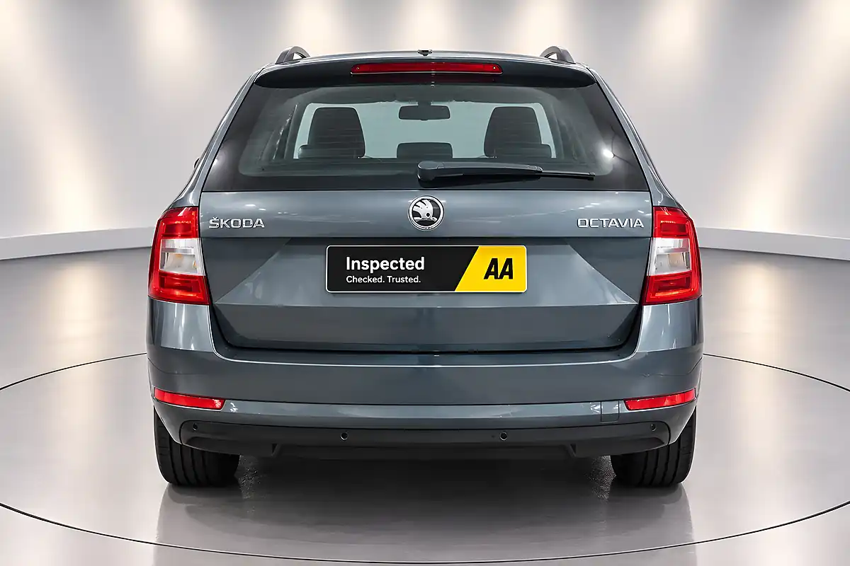 Used 2017 Skoda Octavia Se Grey - Interior and Exterior details 7
