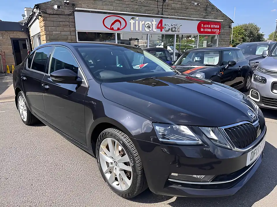 Used 2017 Skoda Octavia Se L Black - Front View