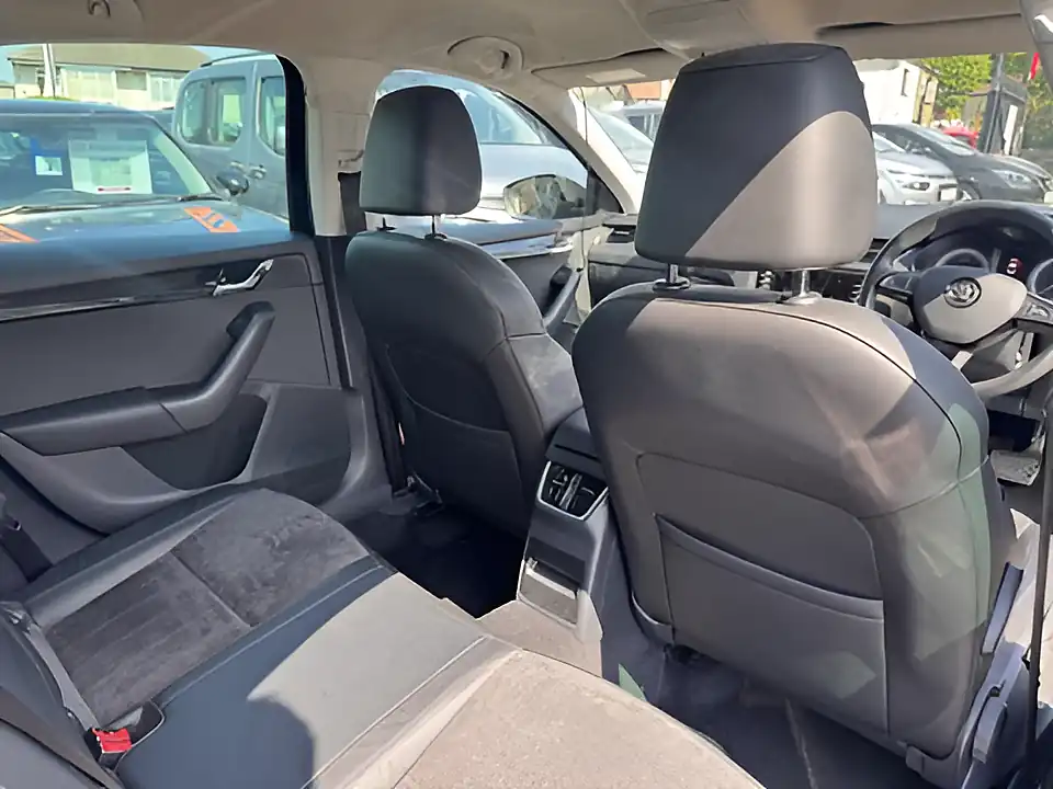 Used 2017 Skoda Octavia Se L Black - Interior and Exterior details 11