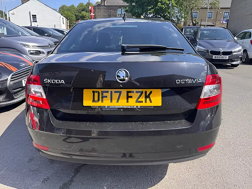 Used 2017 Skoda Octavia Se L Black - Interior and Exterior details 4