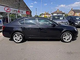 Used 2017 Skoda Octavia Se L Black - Interior and Exterior details 6