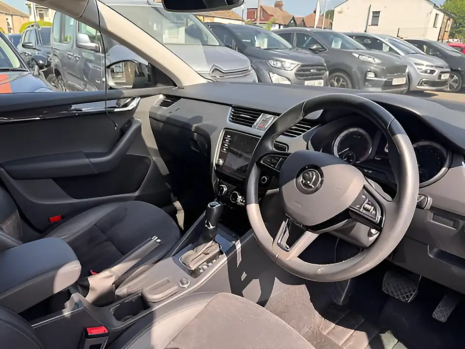Used 2017 Skoda Octavia Se L Black - Interior and Exterior details 8