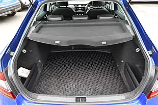 Used 2017 Skoda Octavia Se L Blue - Interior and Exterior details 15
