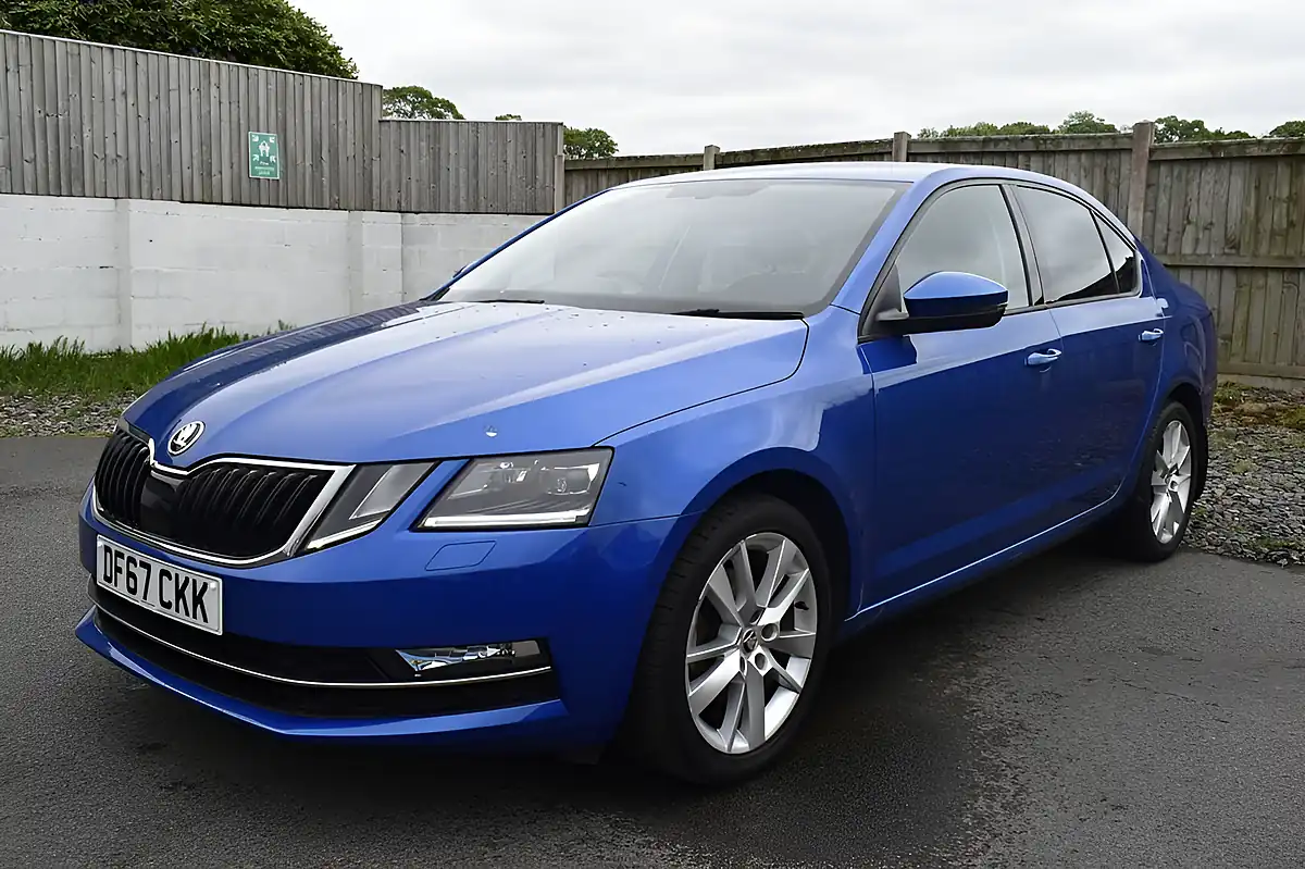 Used 2017 Skoda Octavia Se L Blue - Interior and Exterior details 3