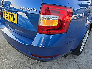 Used 2017 Skoda Octavia Se L Blue - Interior and Exterior details 16