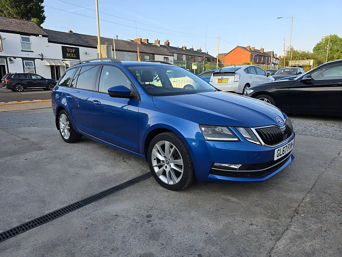 Used 2017 Skoda Octavia Se L Blue - Interior and Exterior details 2