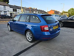 Used 2017 Skoda Octavia Se L Blue - Interior and Exterior details 8