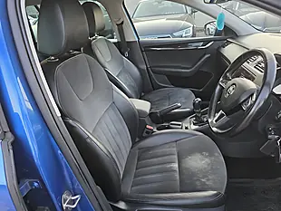Used 2017 Skoda Octavia Se L Blue - Interior and Exterior details 9