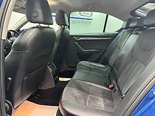 Used 2017 Skoda Octavia Se L Blue - Interior and Exterior details 17