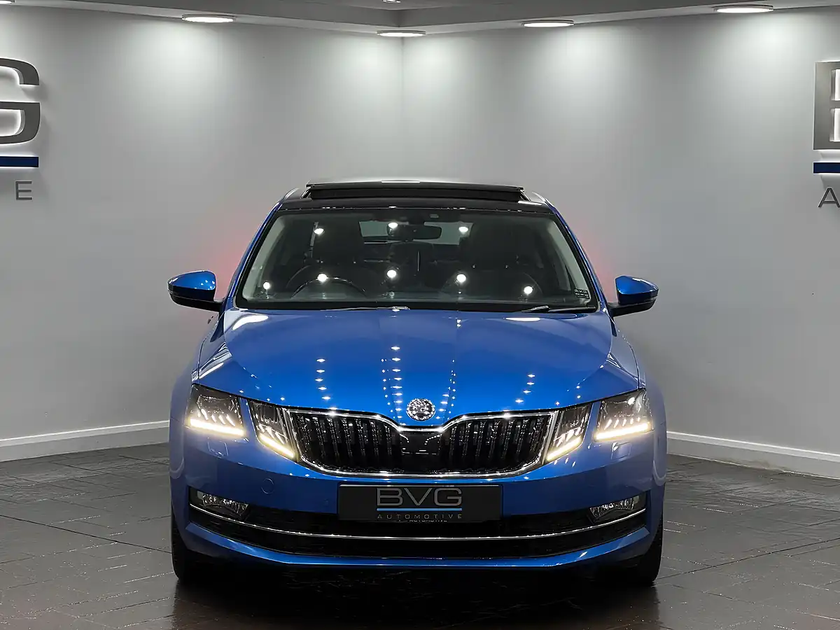 Used 2017 Skoda Octavia Se L Blue - Interior and Exterior details 4