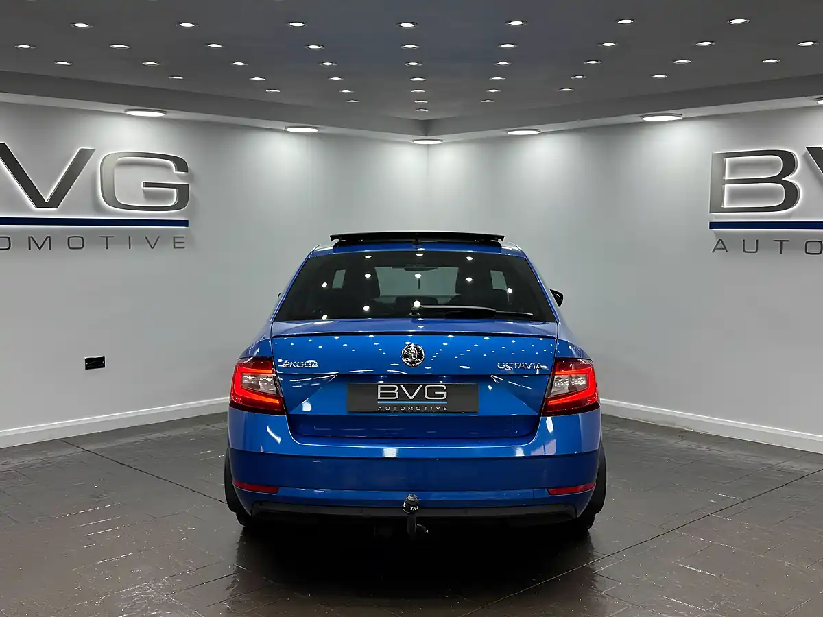 Used 2017 Skoda Octavia Se L Blue - Interior and Exterior details 8
