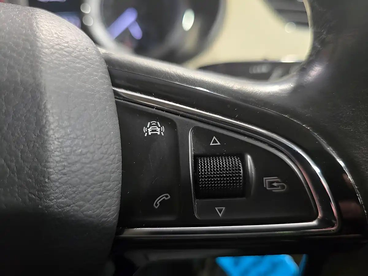 Used 2017 Skoda Octavia Se L Blue - Interior and Exterior details 12