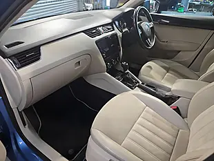 Used 2017 Skoda Octavia Se L Blue - Interior and Exterior details 17
