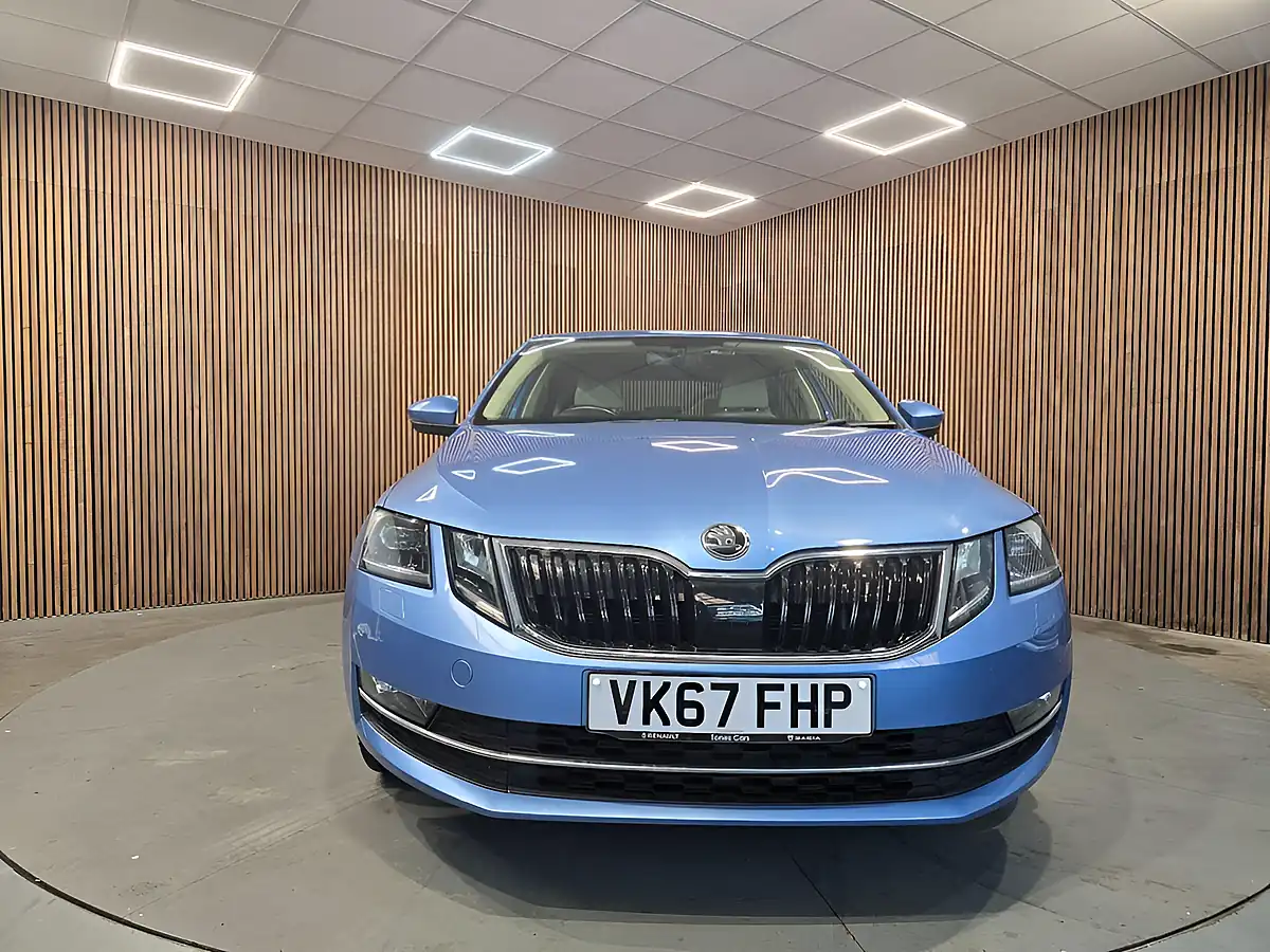 Used 2017 Skoda Octavia Se L Blue - Interior and Exterior details 3
