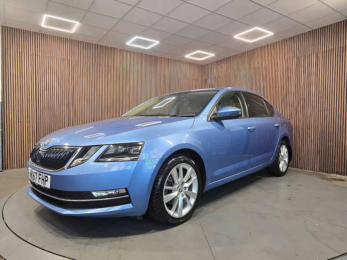 Used 2017 Skoda Octavia Se L Blue - Interior and Exterior details 4