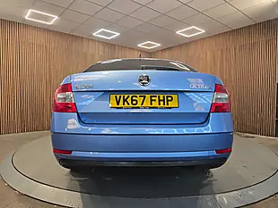 Used 2017 Skoda Octavia Se L Blue - Interior and Exterior details 7