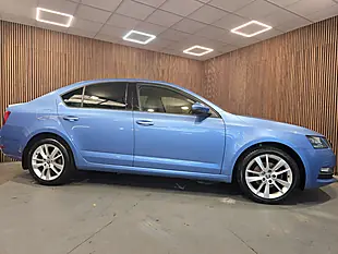 Used 2017 Skoda Octavia Se L Blue - Interior and Exterior details 8