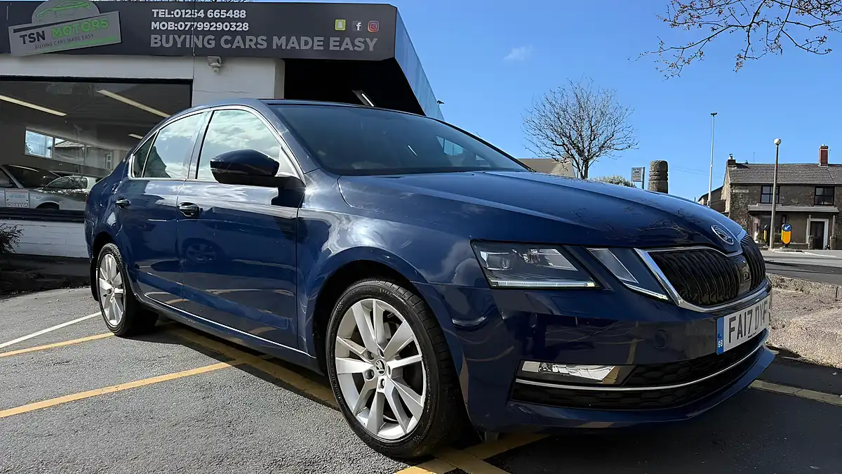 Used 2017 Skoda Octavia Se L Blue - Interior and Exterior details 5
