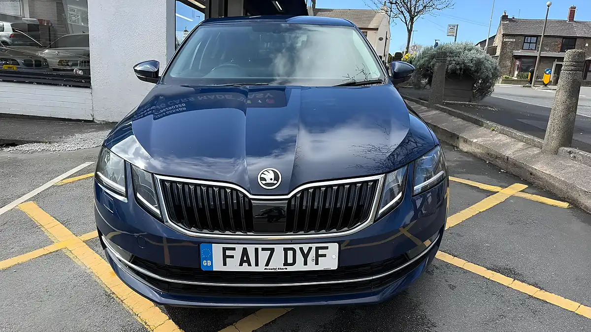 Used 2017 Skoda Octavia Se L Blue - Interior and Exterior details 9