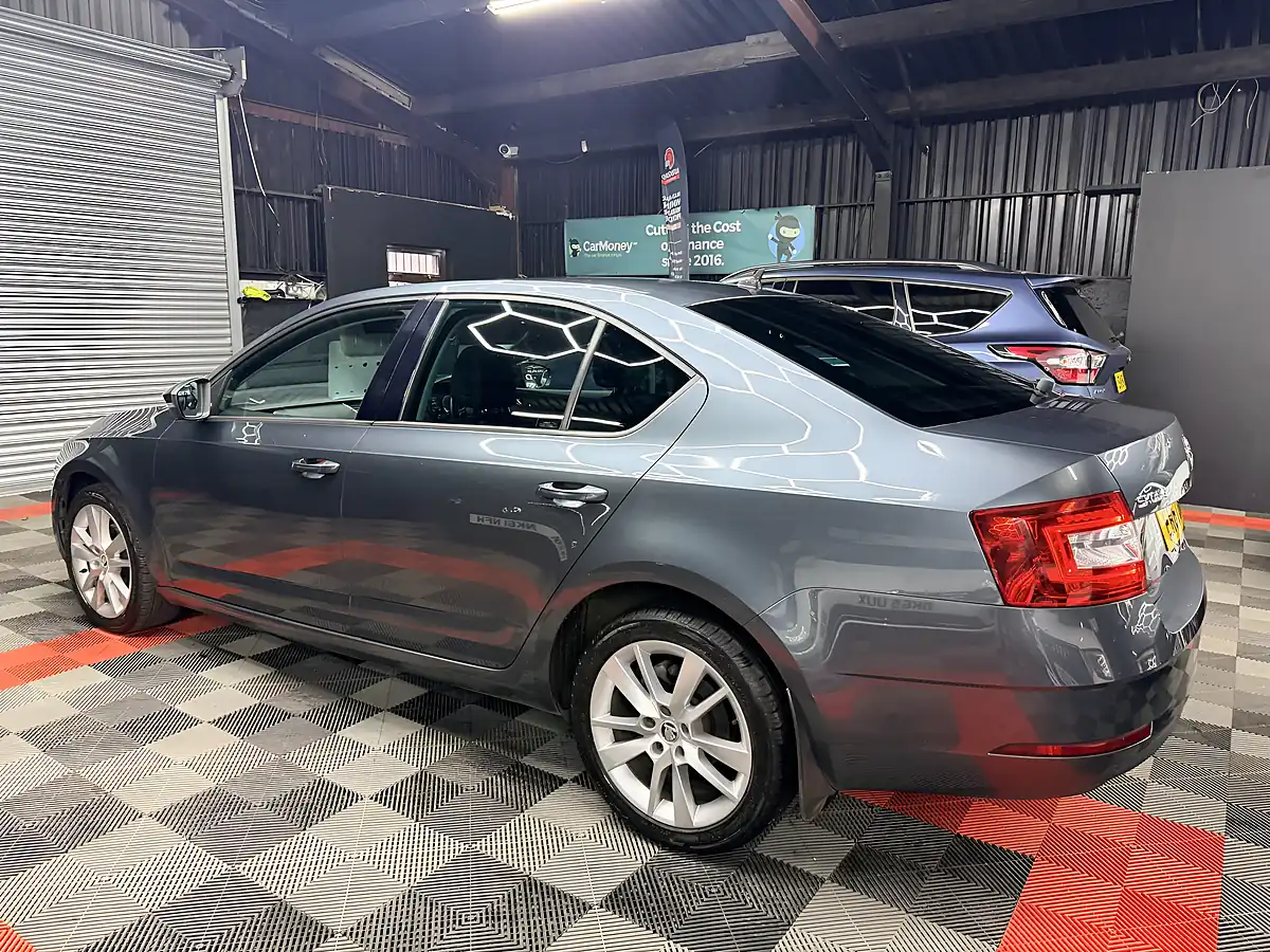 Used 2017 Skoda Octavia Se L Grey - Interior and Exterior details 6