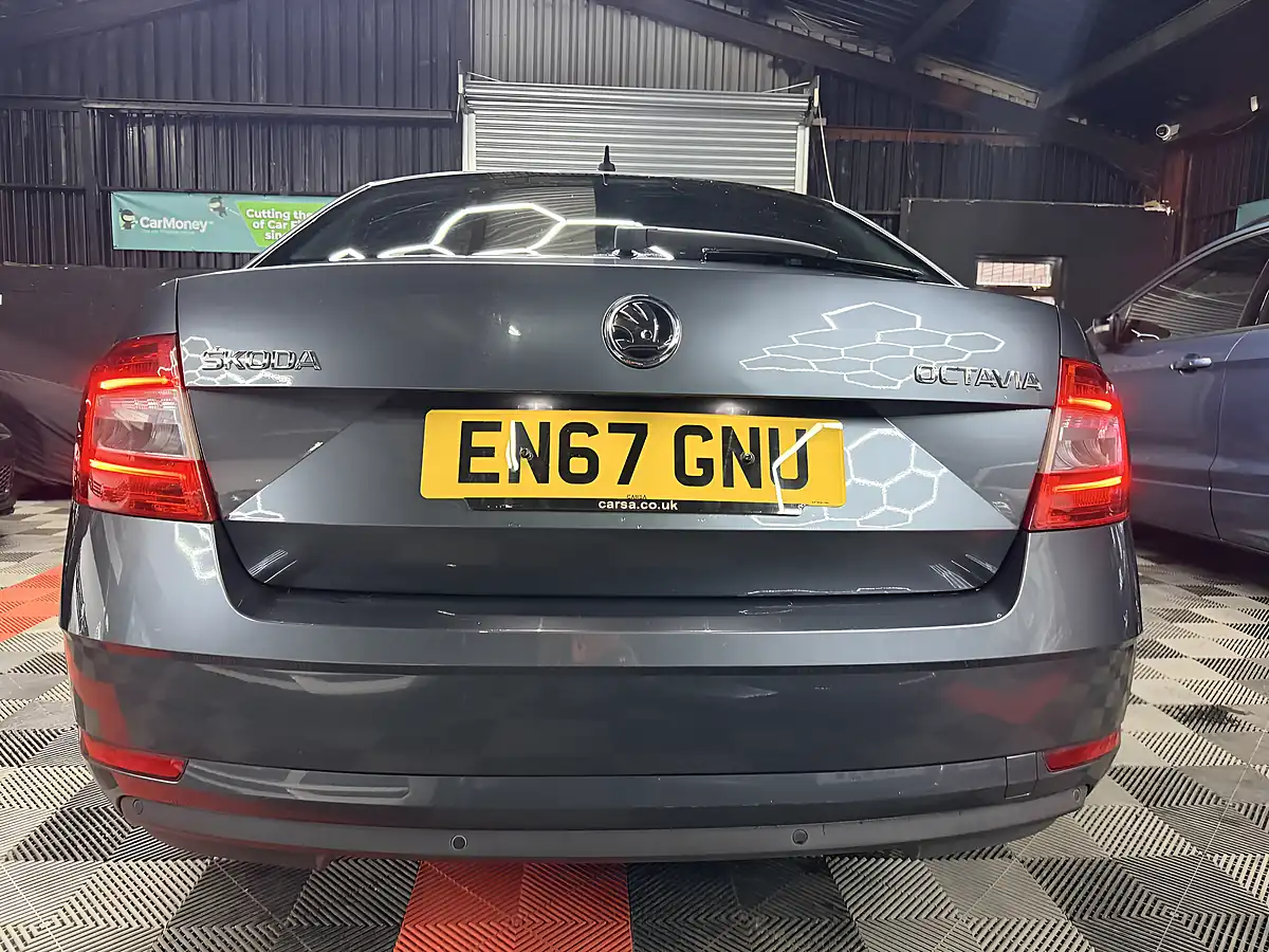 Used 2017 Skoda Octavia Se L Grey - Interior and Exterior details 7