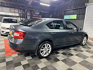 Used 2017 Skoda Octavia Se L Grey - Interior and Exterior details 8