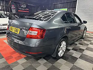 Used 2017 Skoda Octavia Se L Grey - Interior and Exterior details 9