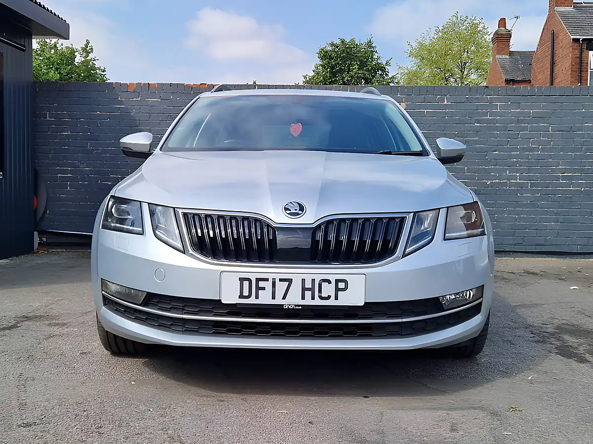 Used 2017 Skoda Octavia Se L Silver - Interior and Exterior details 11