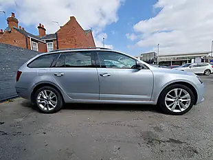Used 2017 Skoda Octavia Se L Silver - Interior and Exterior details 7