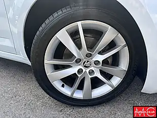 Used 2017 Skoda Octavia Se L White - Interior and Exterior details 2