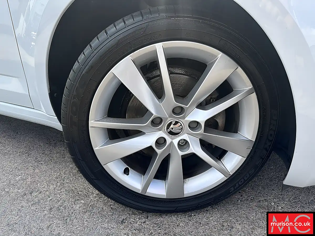 Used 2017 Skoda Octavia Se L White - Interior and Exterior details 2