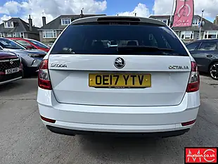 Used 2017 Skoda Octavia Se L White - Interior and Exterior details 8