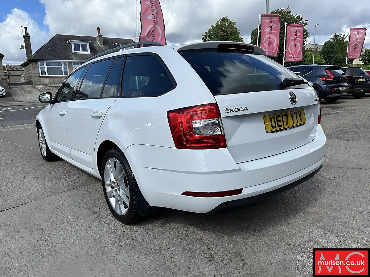 Used 2017 Skoda Octavia Se L White - Interior and Exterior details 9