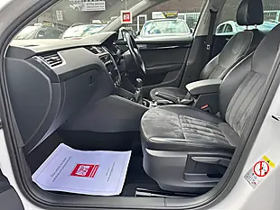 Used 2017 Skoda Octavia Se L White - Interior and Exterior details 12
