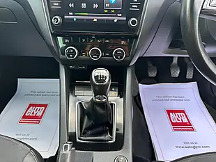 Used 2017 Skoda Octavia Se L White - Interior and Exterior details 14