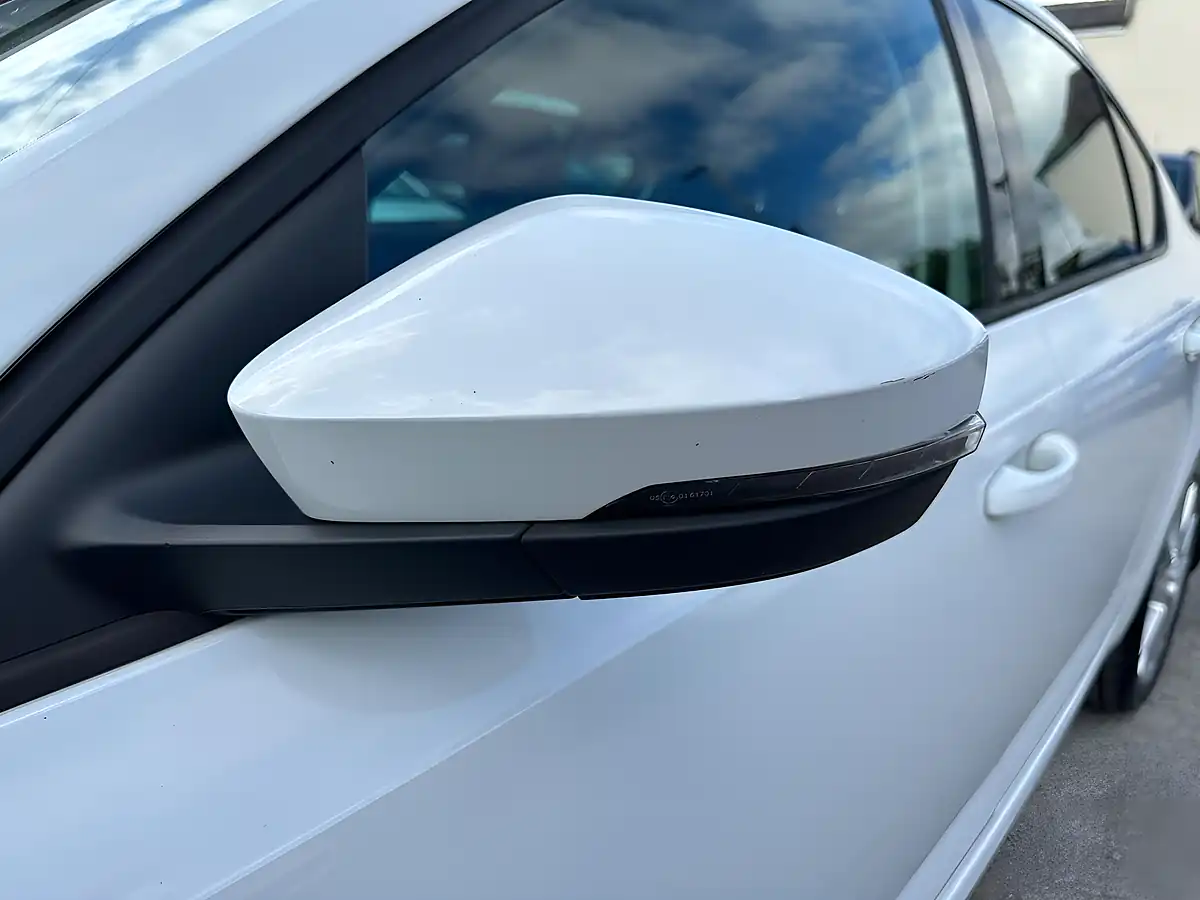 Used 2017 Skoda Octavia Se L White - Interior and Exterior details 19