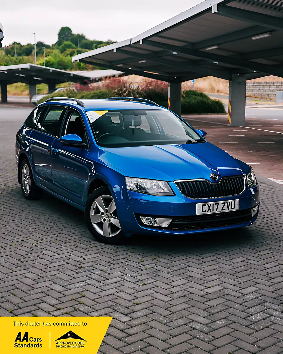 Used 2017 Skoda Octavia Se Race Blue Metallic - Front View