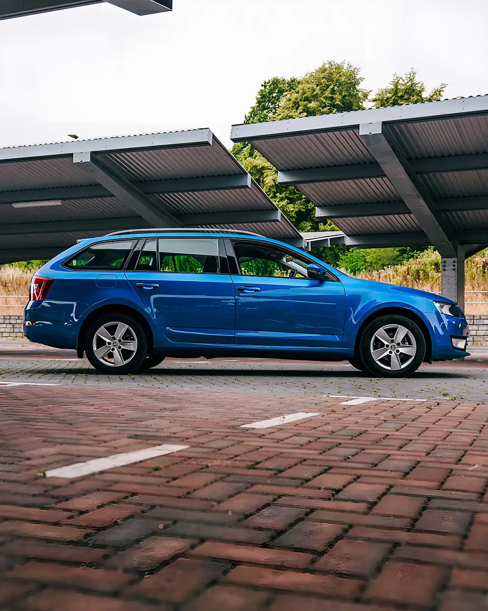 Used 2017 Skoda Octavia Se Race Blue Metallic - Interior and Exterior details 11