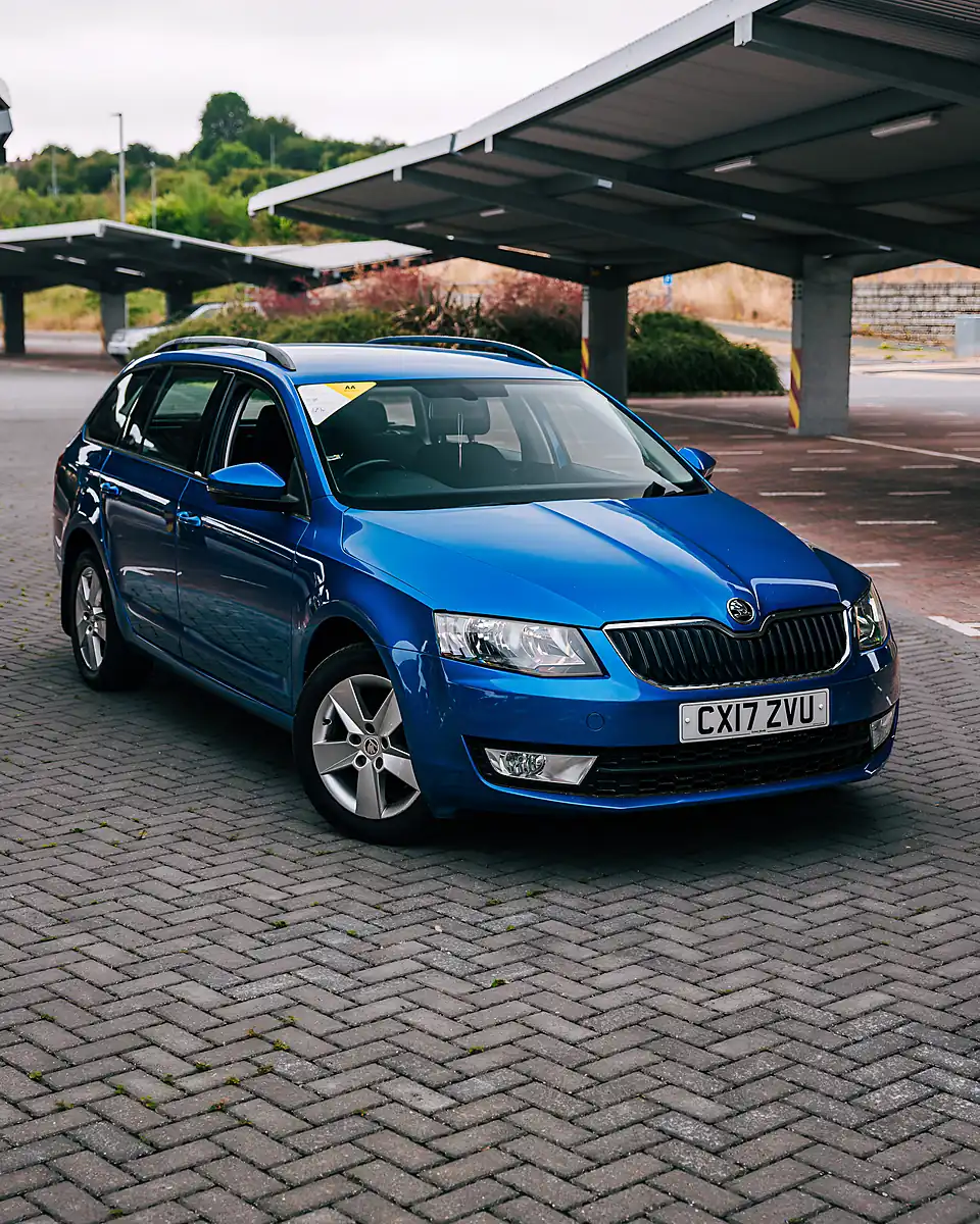 Used 2017 Skoda Octavia Se Race Blue Metallic - Interior and Exterior details 15