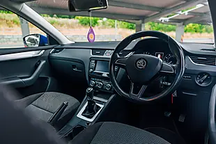 Used 2017 Skoda Octavia Se Race Blue Metallic - Interior and Exterior details 18