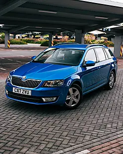 Used 2017 Skoda Octavia Se Race Blue Metallic - Interior and Exterior details 4
