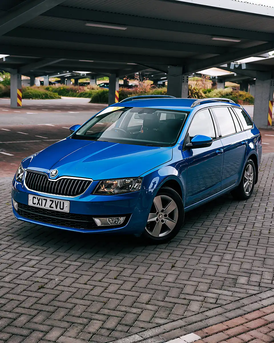 Used 2017 Skoda Octavia Se Race Blue Metallic - Interior and Exterior details 4
